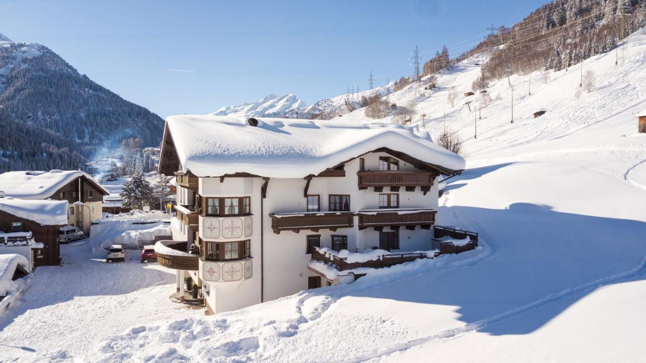 Landhaus Strolz Sankt Anton am Arlberg Bagian luar foto