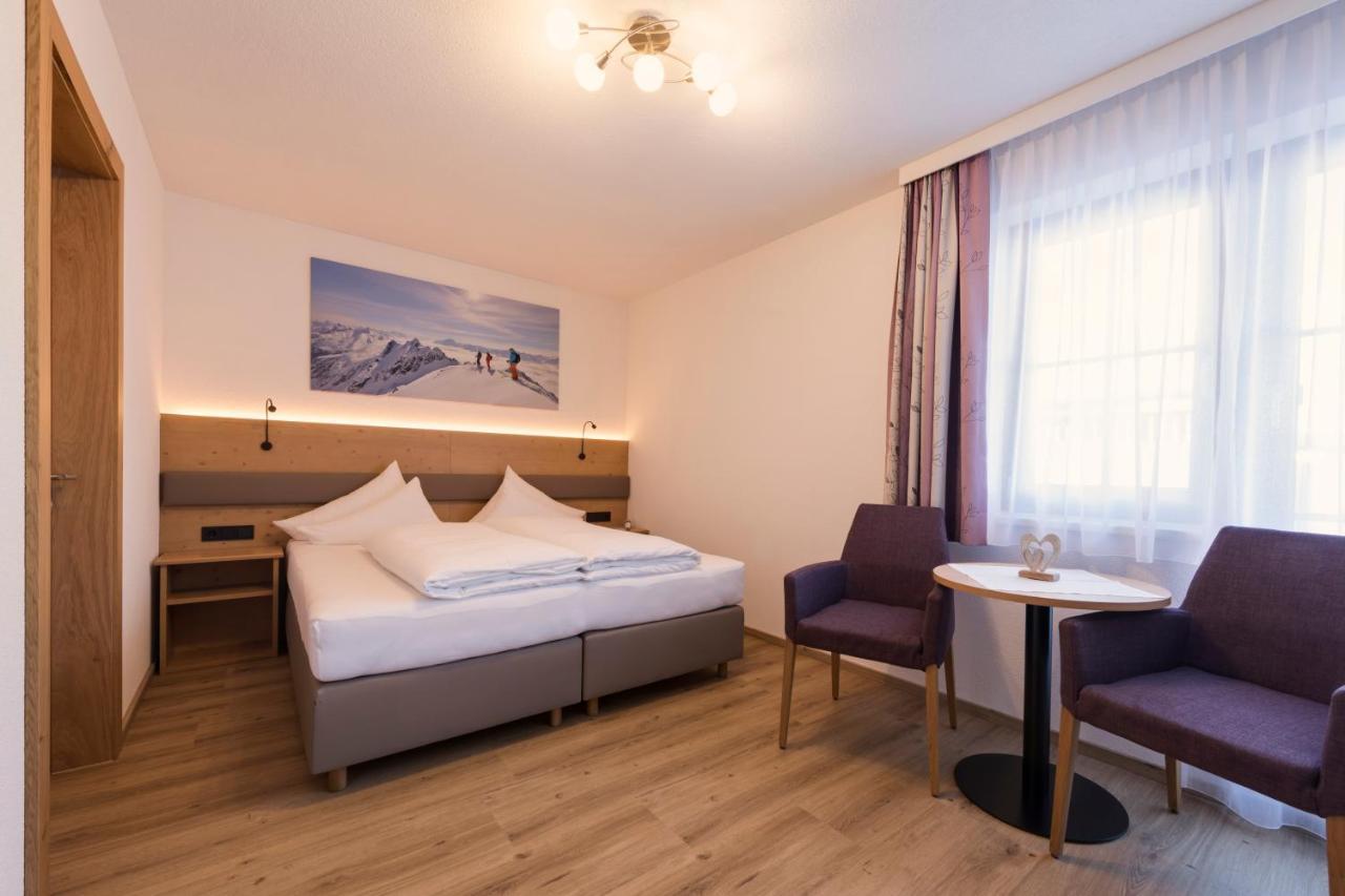 Landhaus Strolz Sankt Anton am Arlberg Bagian luar foto