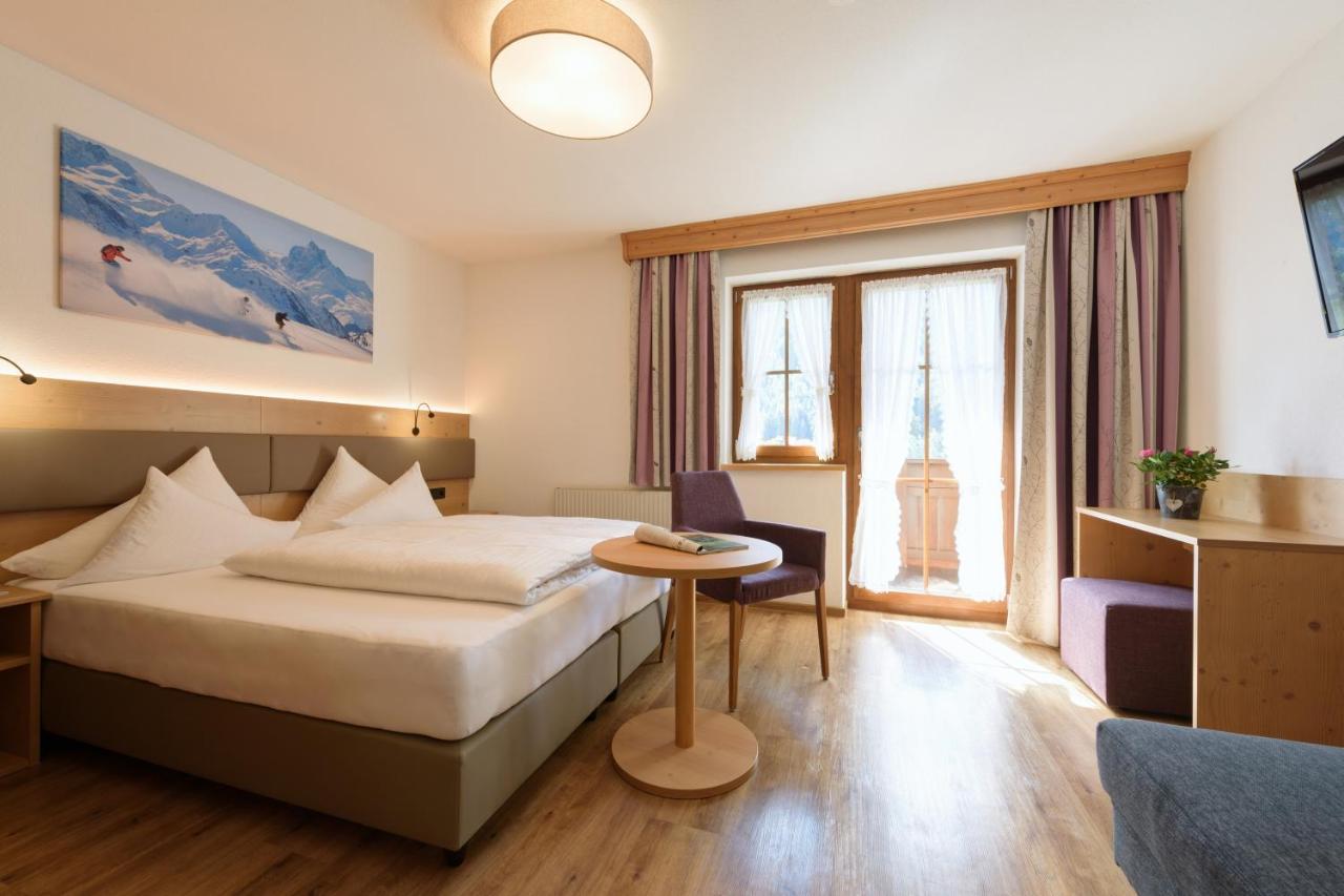 Landhaus Strolz Sankt Anton am Arlberg Bagian luar foto