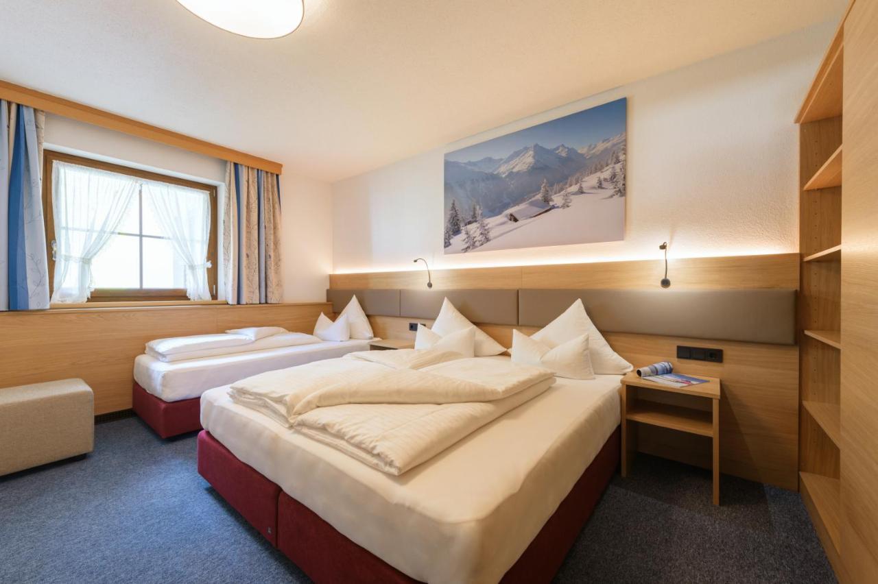 Landhaus Strolz Sankt Anton am Arlberg Bagian luar foto