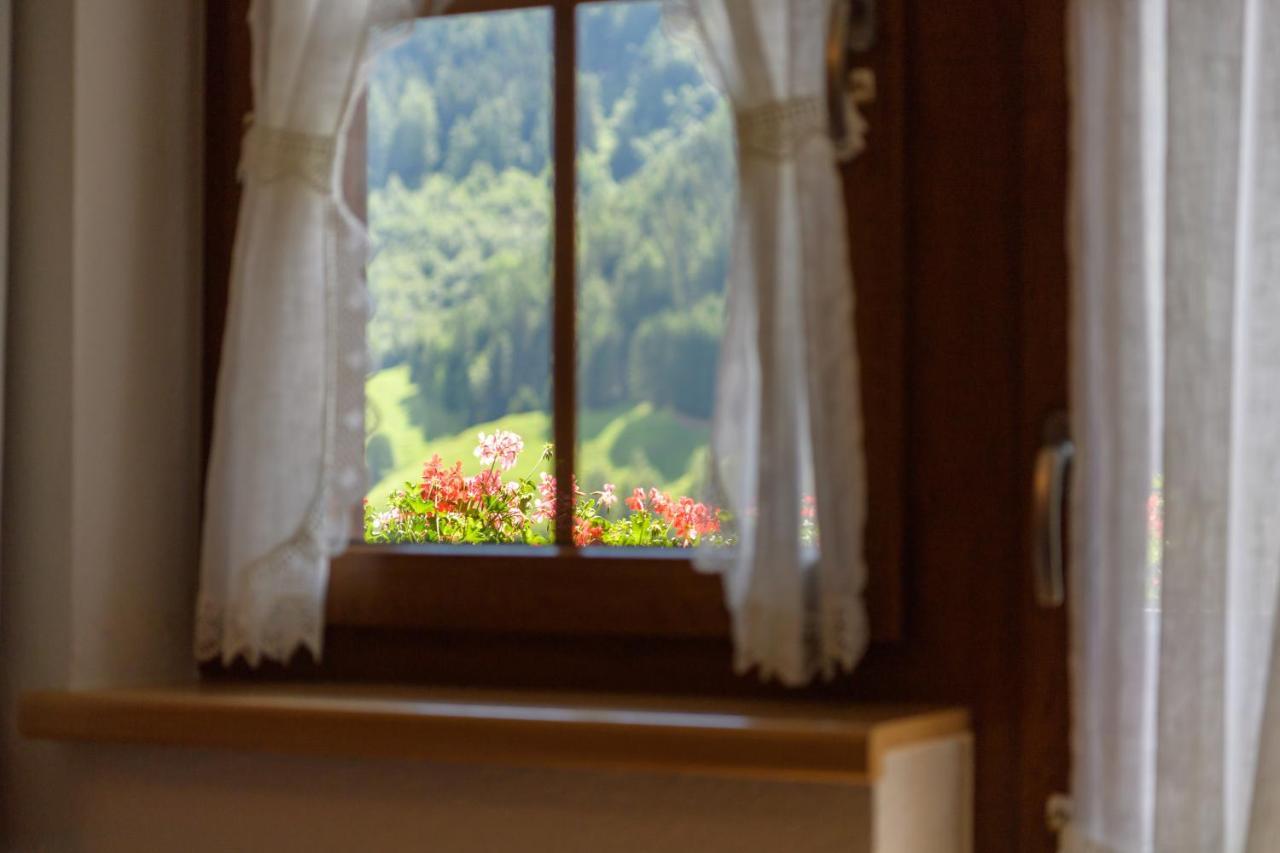 Landhaus Strolz Sankt Anton am Arlberg Bagian luar foto