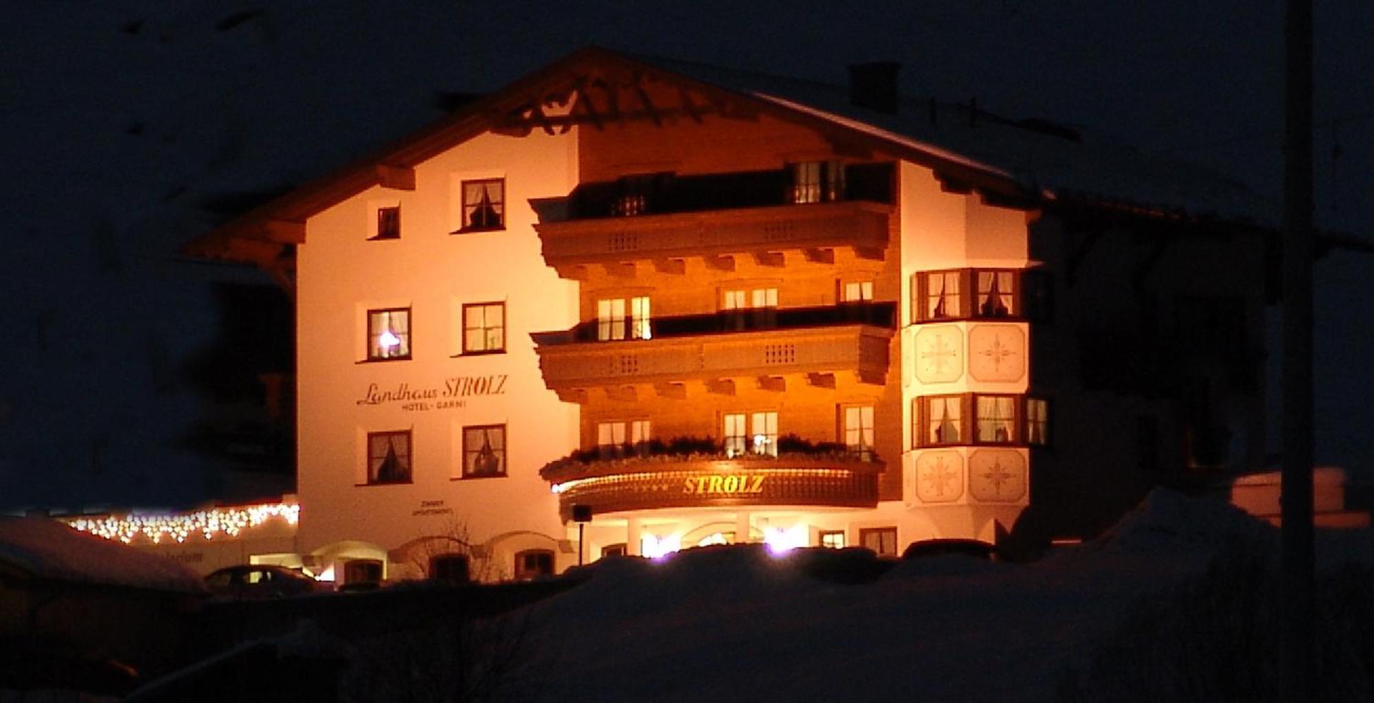 Landhaus Strolz Sankt Anton am Arlberg Bagian luar foto