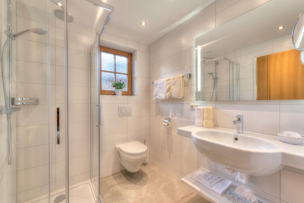 Landhaus Strolz Sankt Anton am Arlberg Bagian luar foto