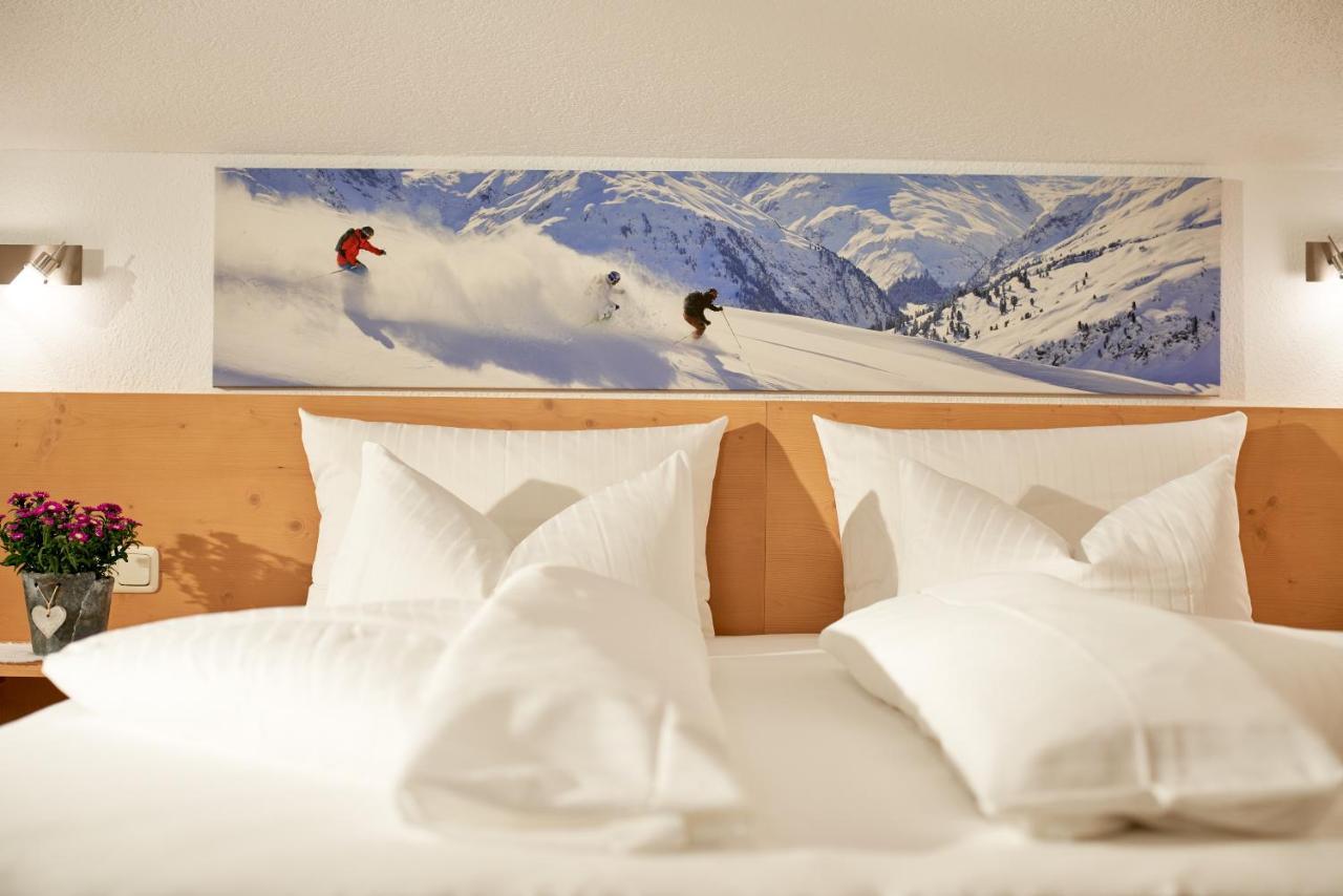 Landhaus Strolz Sankt Anton am Arlberg Bagian luar foto